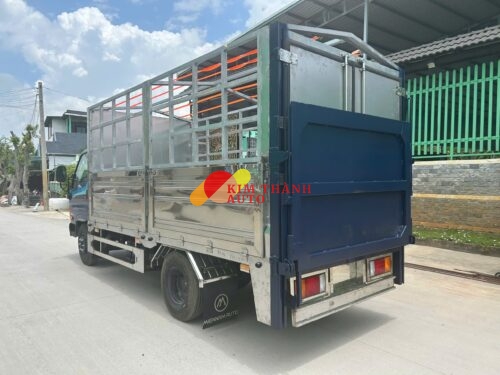 Xe tải Hyundai N650L 3.5 tấn thùng bạt bửng nâng