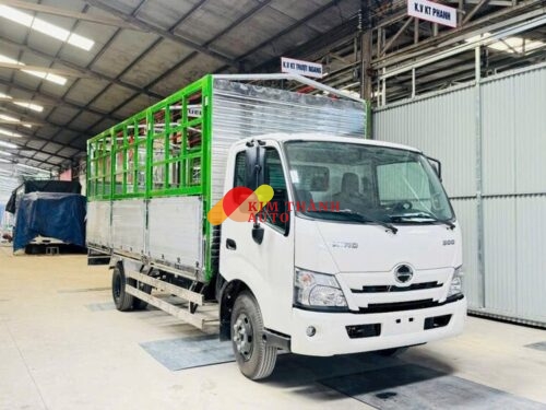 Xe Hino XZU720L 3T5 Thùng Mui Bạt 5m2