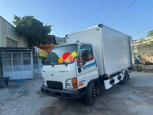 Xe Hyundai N550 LA 2.4 Tấn Thùng Kín Composite 4M5