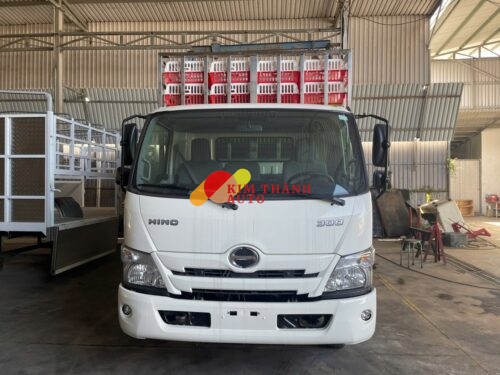 Xe Hino XZU730L Chở Gia Cầm 224 Lồng